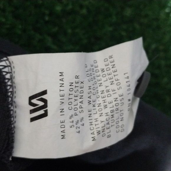 Vrst Men's Casual Black Button Down Shirt - Picture 3 of 4